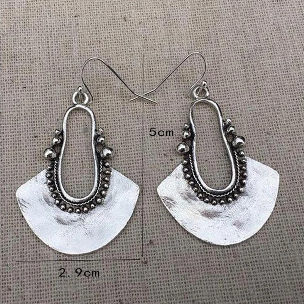 Boho festival silver tone vintage style earrings - Picture 2 of 5